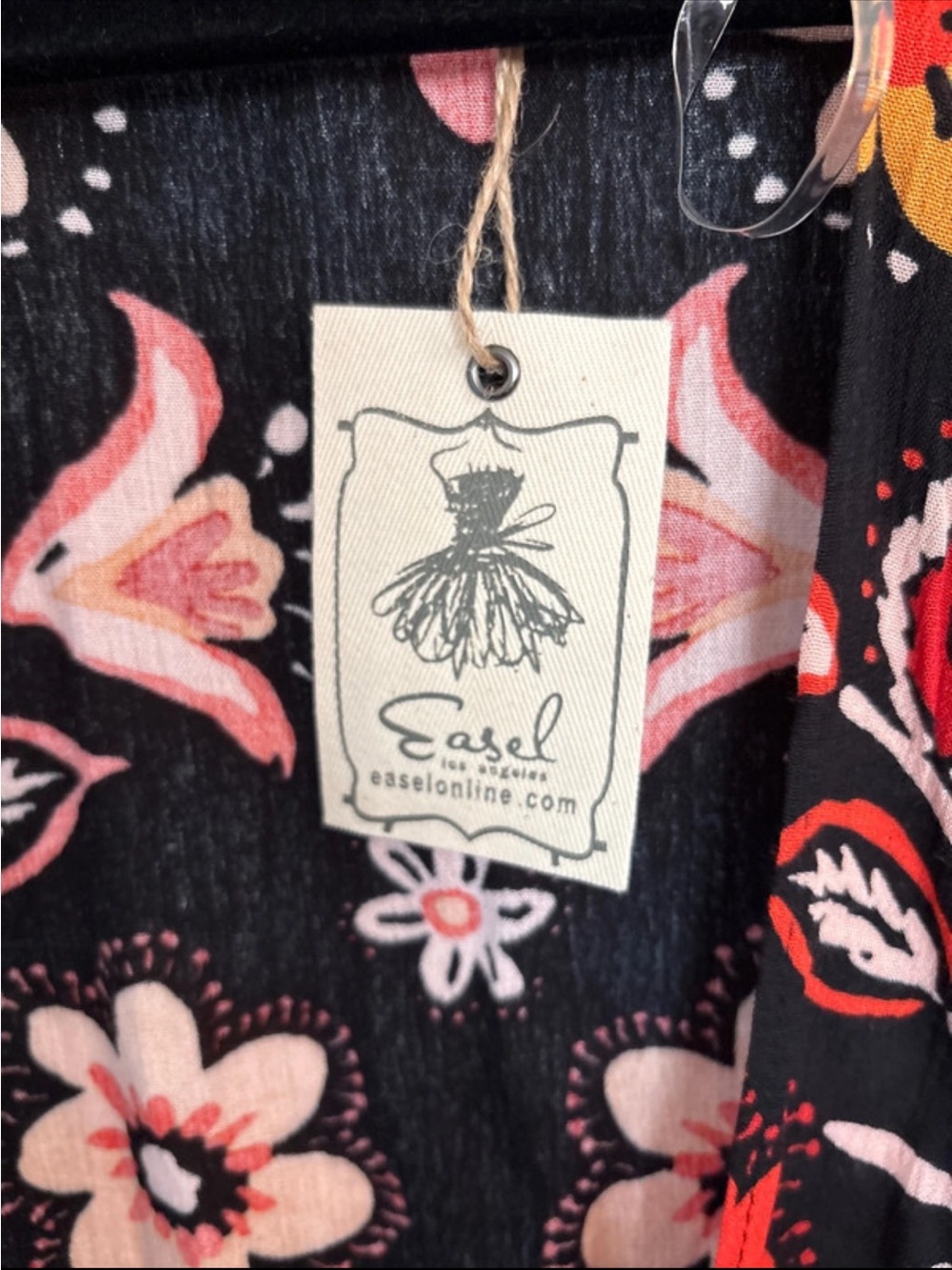 V - NWT - Easel Black Floral Oversized Kimono - Picture 4 of 5